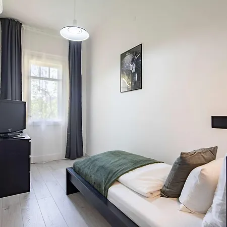 - Balcony - - Quiet Apartamento Budapeste