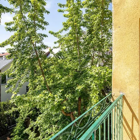 - Balcony - - Quiet Apartamento