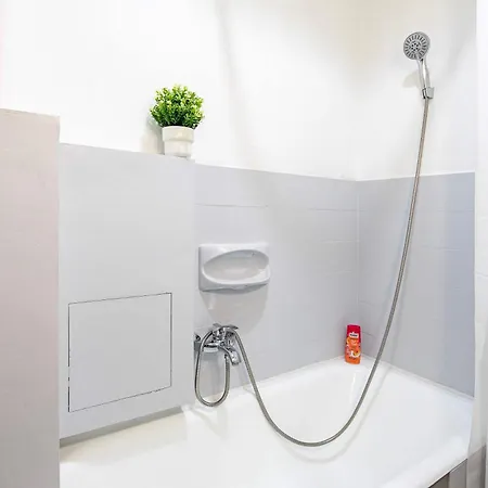 - Balcony - - Quiet * Budapeste