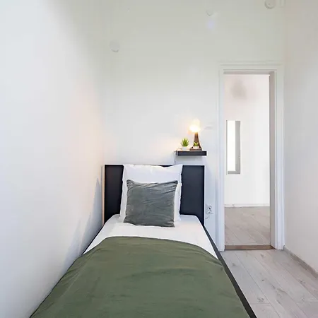 - Balcony - - Quiet Budapest