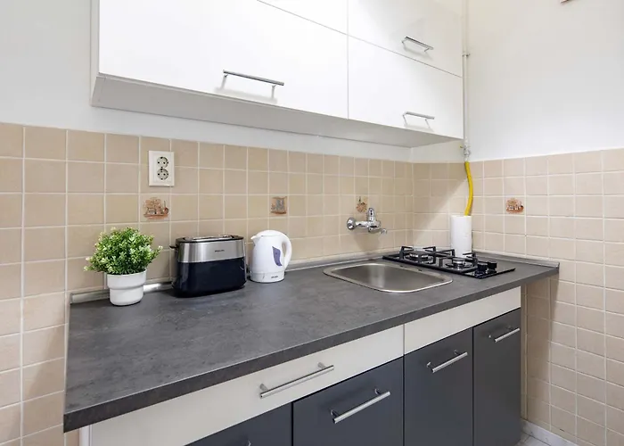 - Balcony - - Quiet *