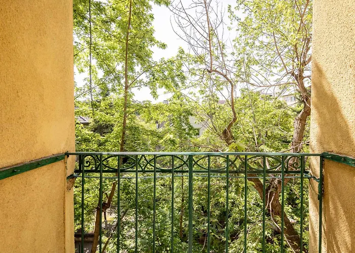 - Balcony - - Quiet